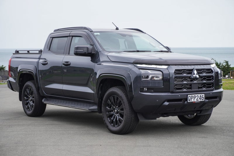 2024 Mitsubishi Triton VRX 4x4 auto, main photo