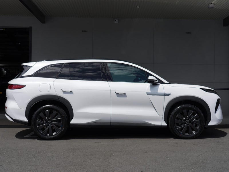 2026 BYD Sealion 8 Dm-I Dynamic Fwd, photo 2