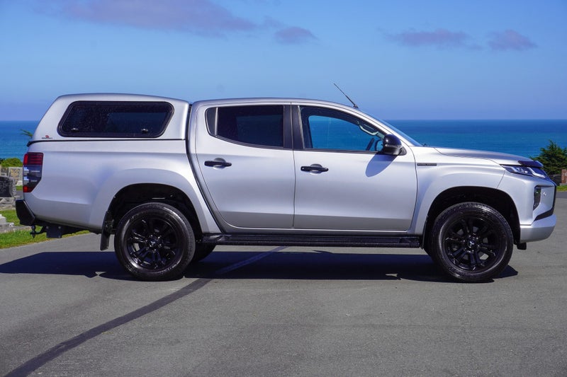 2021 Mitsubishi Triton GLS-B 4x4 auto, photo 2