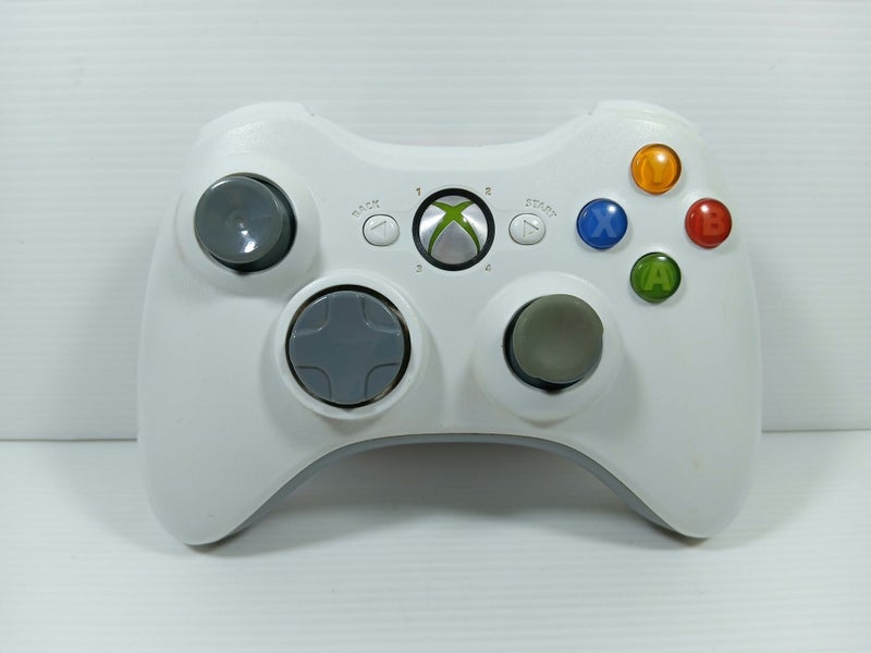 OFFICIAL Xbox 360 Wireless Controller Carousel 1