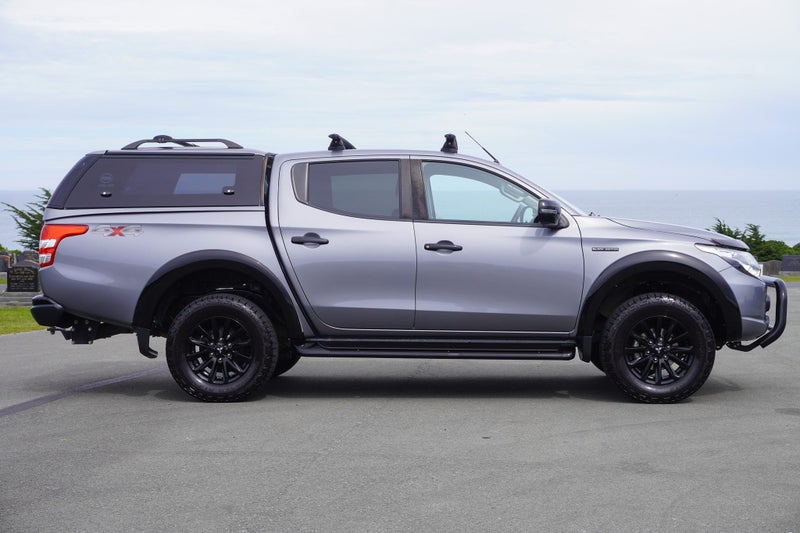 2018 Mitsubishi Triton DC GLS-B canopy 4x4 auto, photo 2