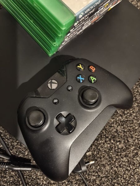 Xbox One X 1tb Console + Wireless Controller + Games Carousel 2