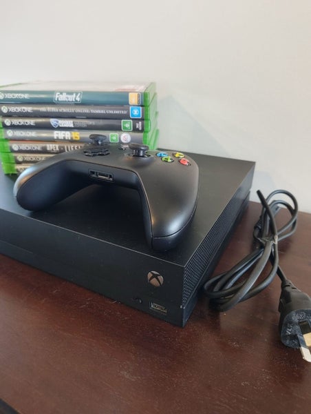 Xbox One X 1tb Console + Wireless Controller + Games Carousel 6