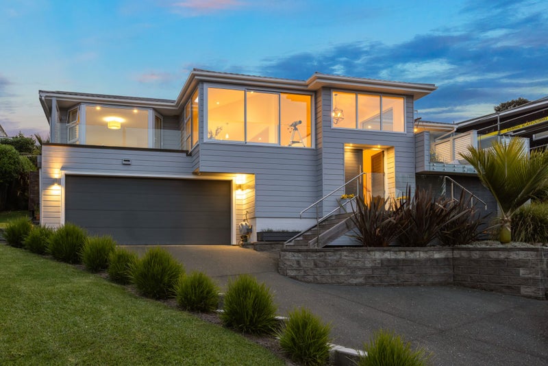 WIDE OCEAN VIEWS, EXCEPTIONAL LIFESTYLE