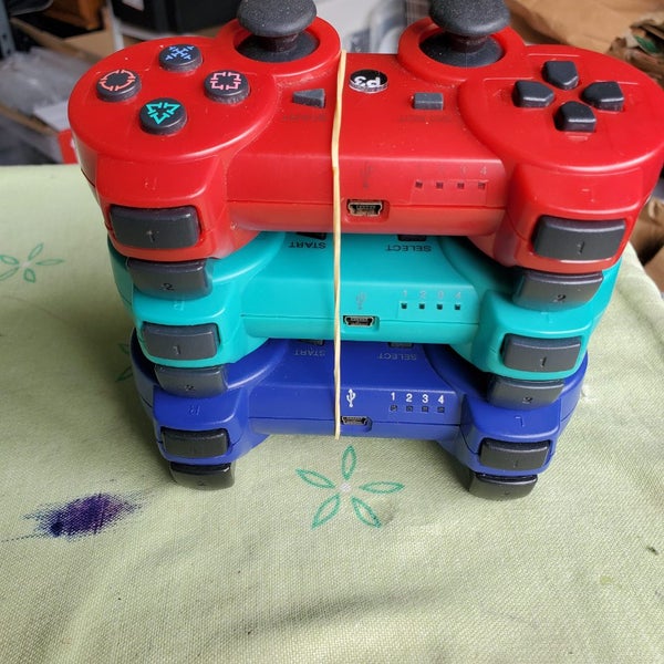 3 X PLAYSTATION 3 CONTROLLERS Carousel 1