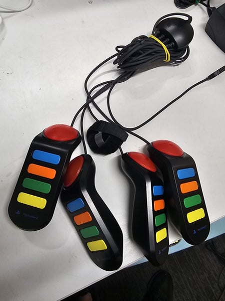 Playstation2 Buzz controllers Carousel 1