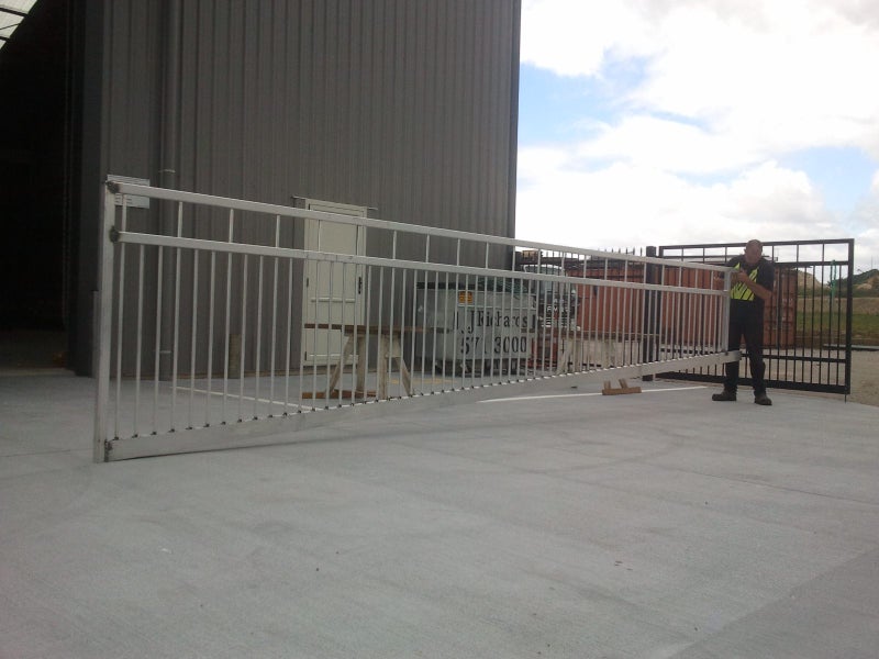 EasyGate Sliding Gate for Sloping Driveway 1.5m high x 4m wide62863870294531113
