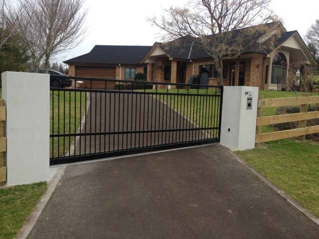 EasyGate Sliding Gate for Sloping Driveway 1.5m high x 4m wide62863870294531118