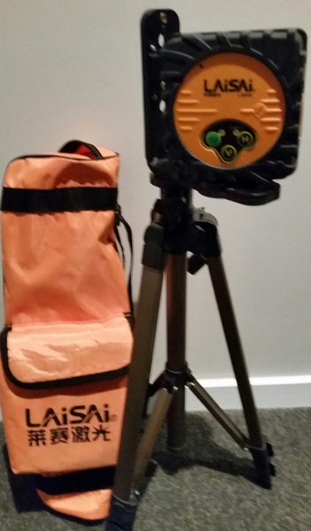 Laser 2 Line Horiz/Vert on Tripod -high qaulity Carousel 1