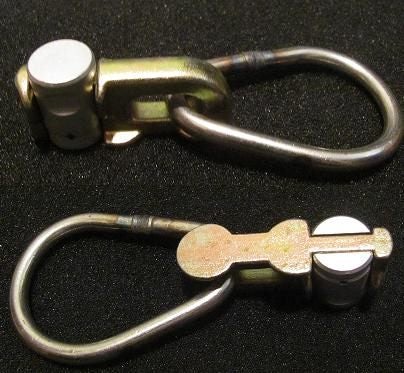 Unwin Double Stud & Ring for track Carousel 1