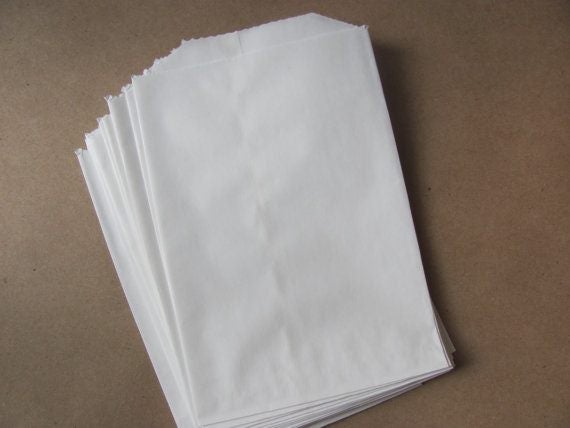 White Flat Paper Bags Size 8 - 270 x 343mm (Pack of 500) Carousel 1