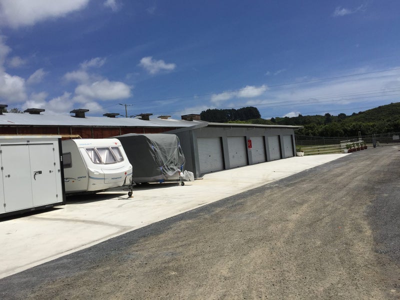 SELF STORAGE LOCK UPS & PARKING Carousel 2