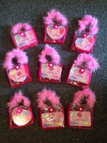 9 x kids cosmetic sets in bags - party treats? Carousel 1