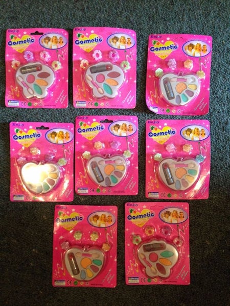 8 x kids cosmetic sets on cards - party treats? Carousel 1