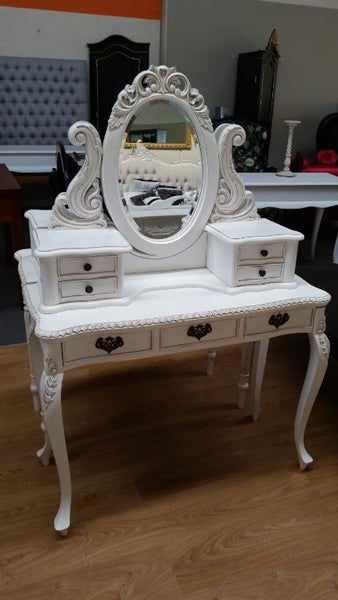 PARIS PETITE DRESSING TABLE Carousel 1