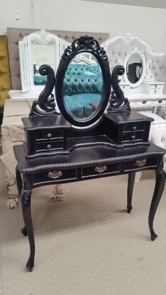 PARIS PETITE DRESSING TABLE Carousel 4
