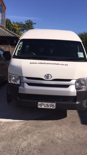 Hire Jumbo 12 Seater Van Carousel 15