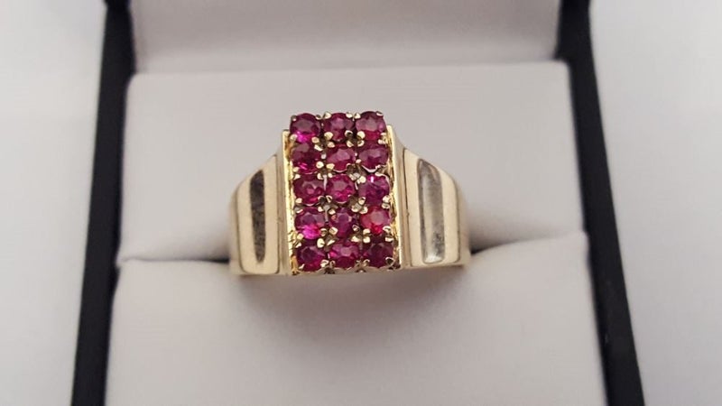 Lovely Vintage 18ct Gold Ruby Dress Ring Carousel 1