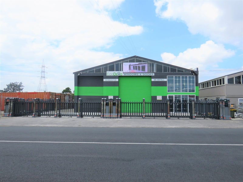 NEW & USED ALUMINIUM WINDOWS & DOORS-ALSO INSTALL Carousel 1