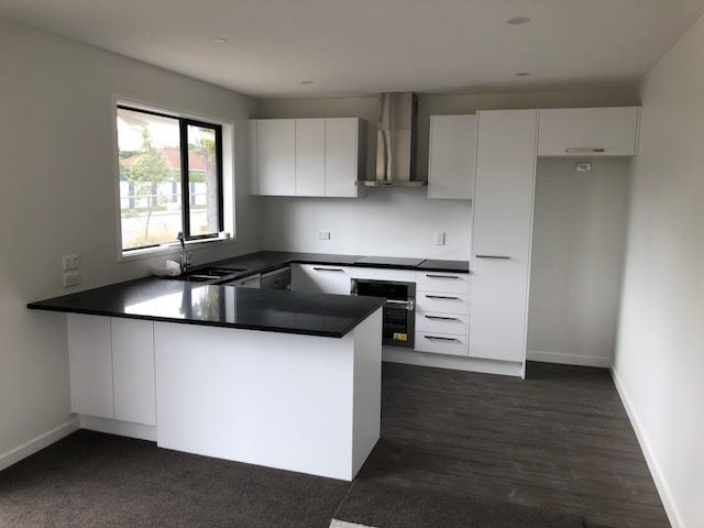 COMPLETE KITCHEN WITH SPANISH MADE ENGINEERED STONE, Carousel 2