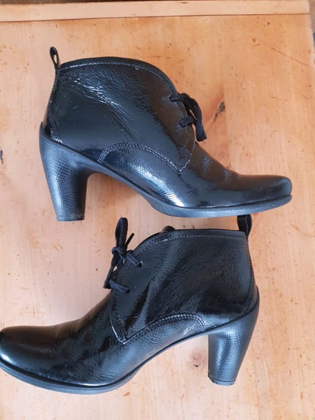 ecco patent leather boots
