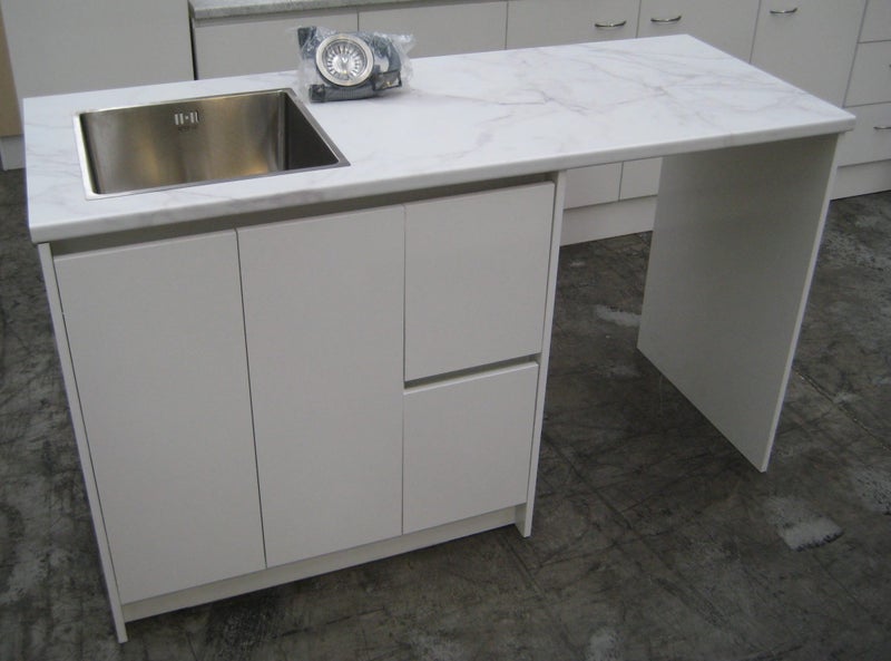 1530 Bench With Tub Unit