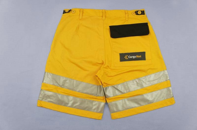 CARGONET Durable High Visible Short Pants Carousel 2