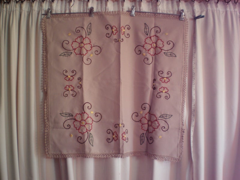 TABLE CLOTH with CROCHET EDGING >>>>> Carousel 1