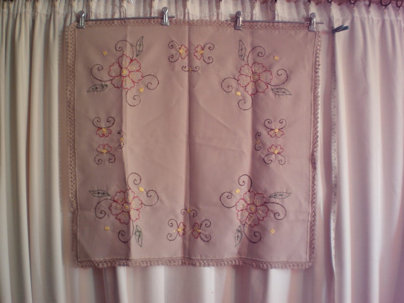 TABLE CLOTH with CROCHET EDGING >>>>> Carousel 2