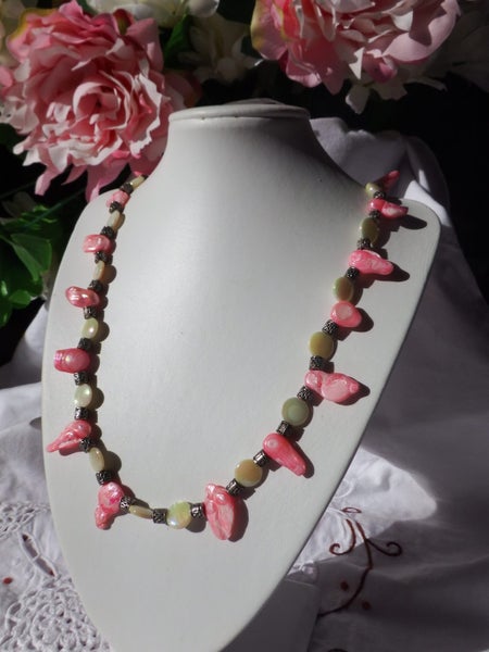 Pink Mother of Pearl & Freshwater Pearl Necklace Carousel 3