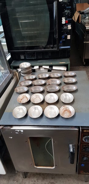 Pie tins aluminium not tin Carousel 1