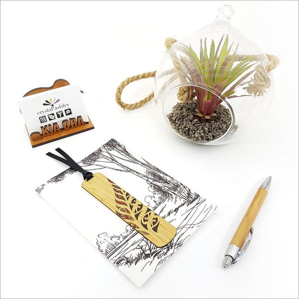 Greeting Card with Bookmark: Kowhaiwhai Fern Carousel 1