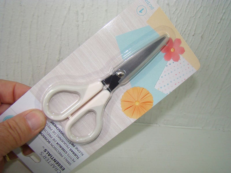 WeR Memory Keepers Crafters Essentials -Small Precision Scissors - WR70939-8B Carousel 1
