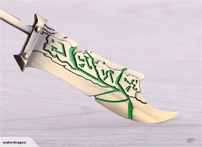 Riven broken sword keychain - League of legends Carousel 2