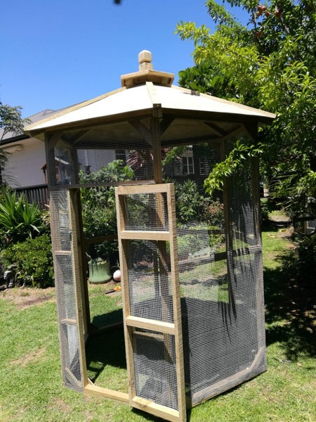 Hexagonal Aviary Carousel 2