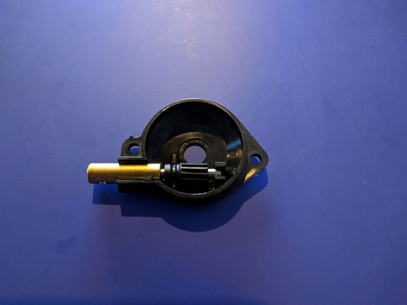 Husqvarna 236, 240 Oil Pump Assembly Carousel 2