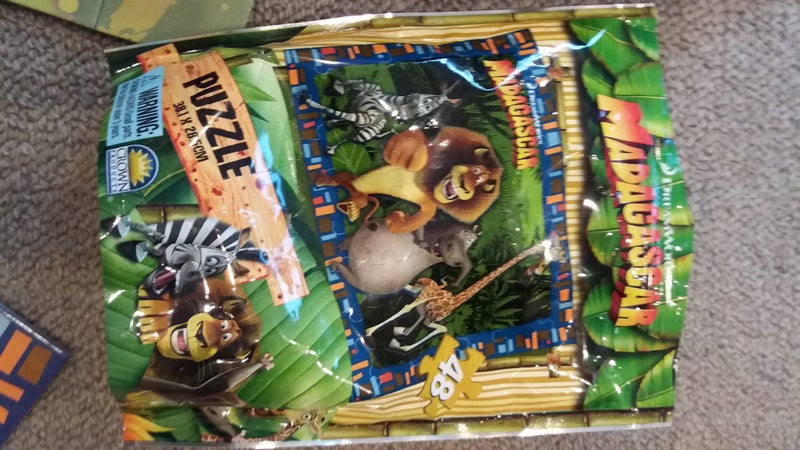 SHREK MADAGASCAR PUZZLES AND DISNEY DOMINOES Carousel 8