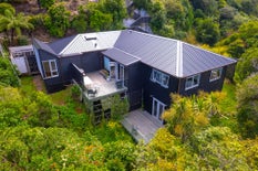MORTGAGEE SALE - INVESTMENT OR HOME + INCOME image 4