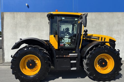 2023 JCB FASTRAC 4220