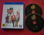 THE BIG BANG THEORY ~~ SEASON TWO ~~ (BOX F)