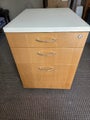 Mobile filing cabinet