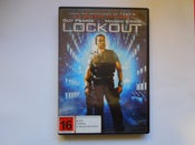 LOCK OUT (Guy Pearce, Maggie Grace)