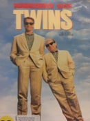 TWINS - Schwarzenegger / Devito ( Classic 80’s Comedy )