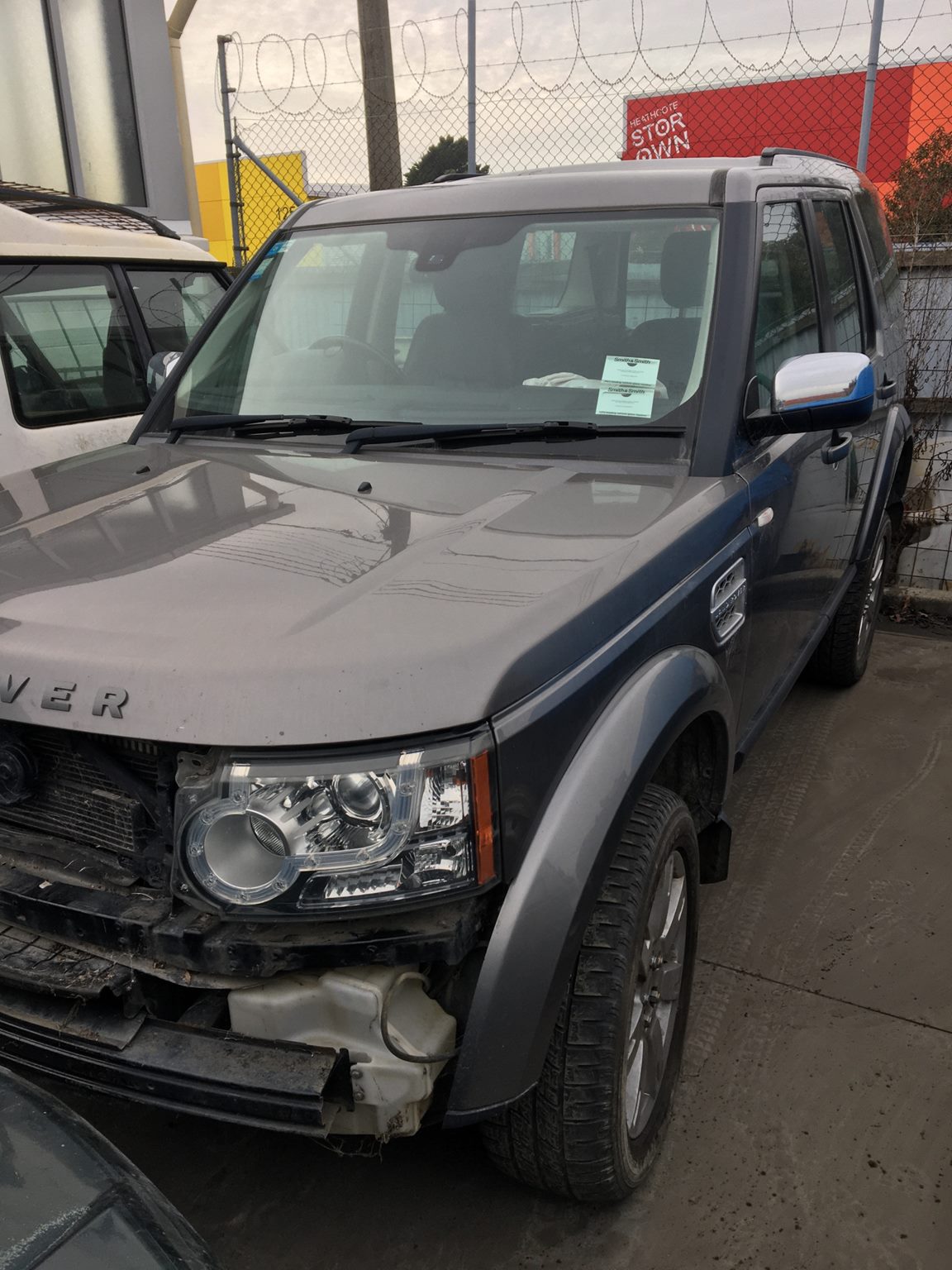 WRECKING Land Rover Discovery 4 BidBud