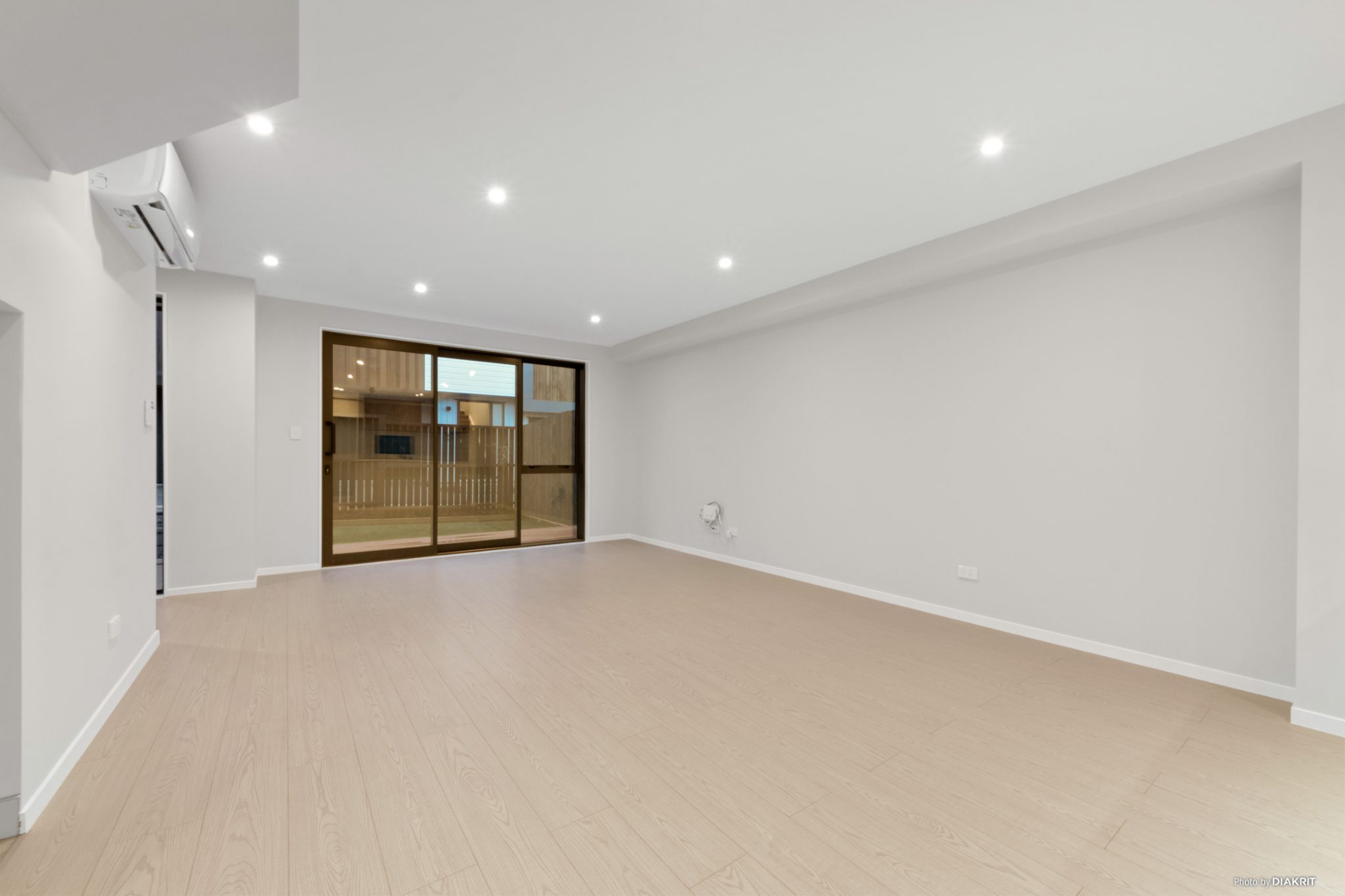 Modern 3 Bed + Study Freehold + Garage — slide 9