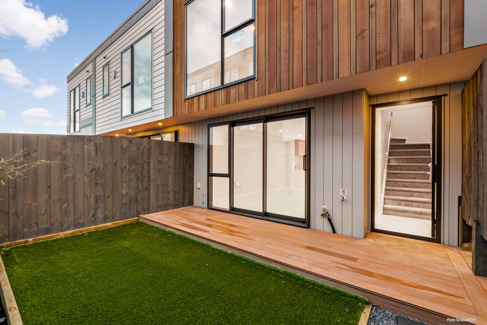 Modern 3 Bed + Study Freehold + Garage — slide 5