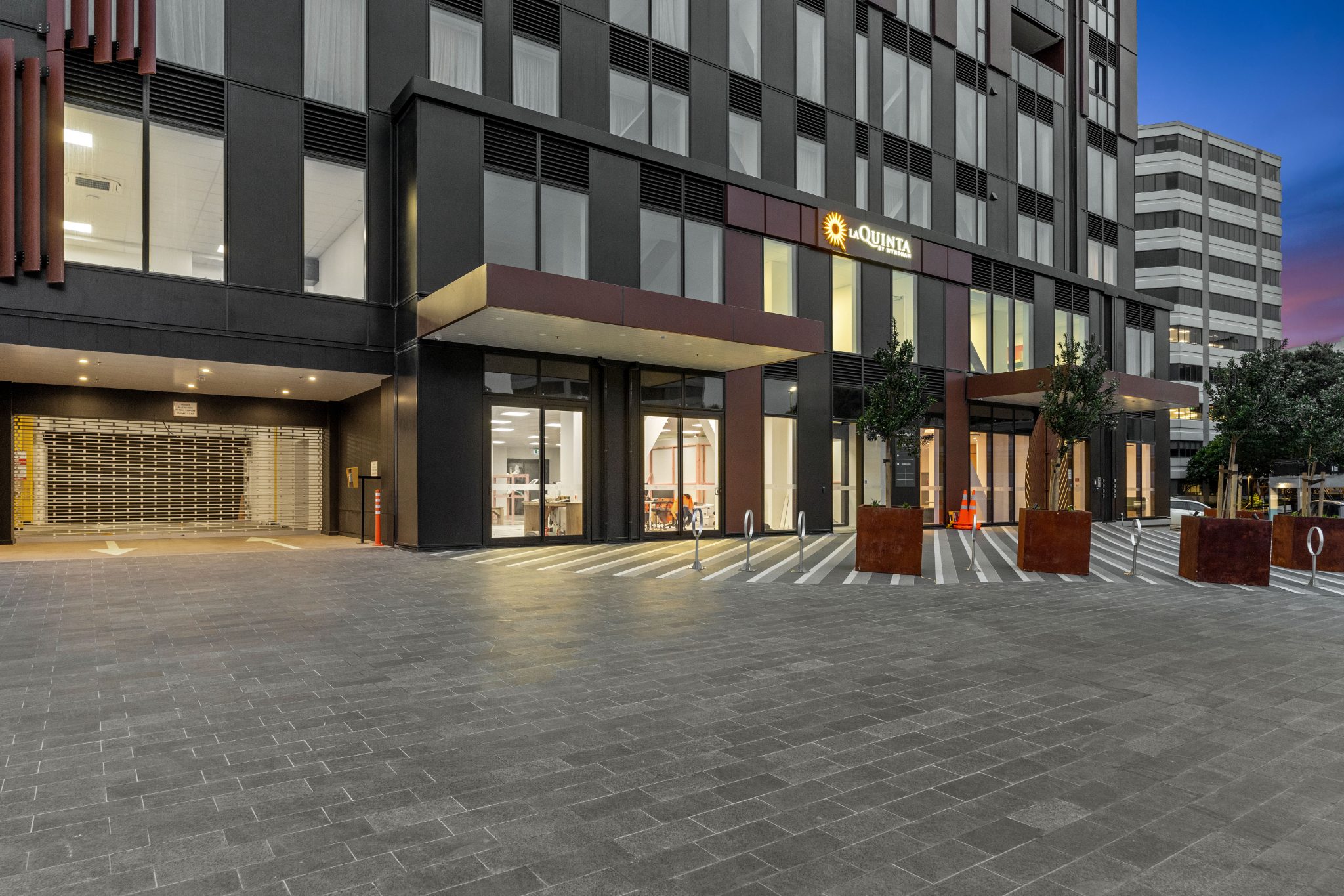 Modern and move-in ready Ellerslie apartment — slide 14