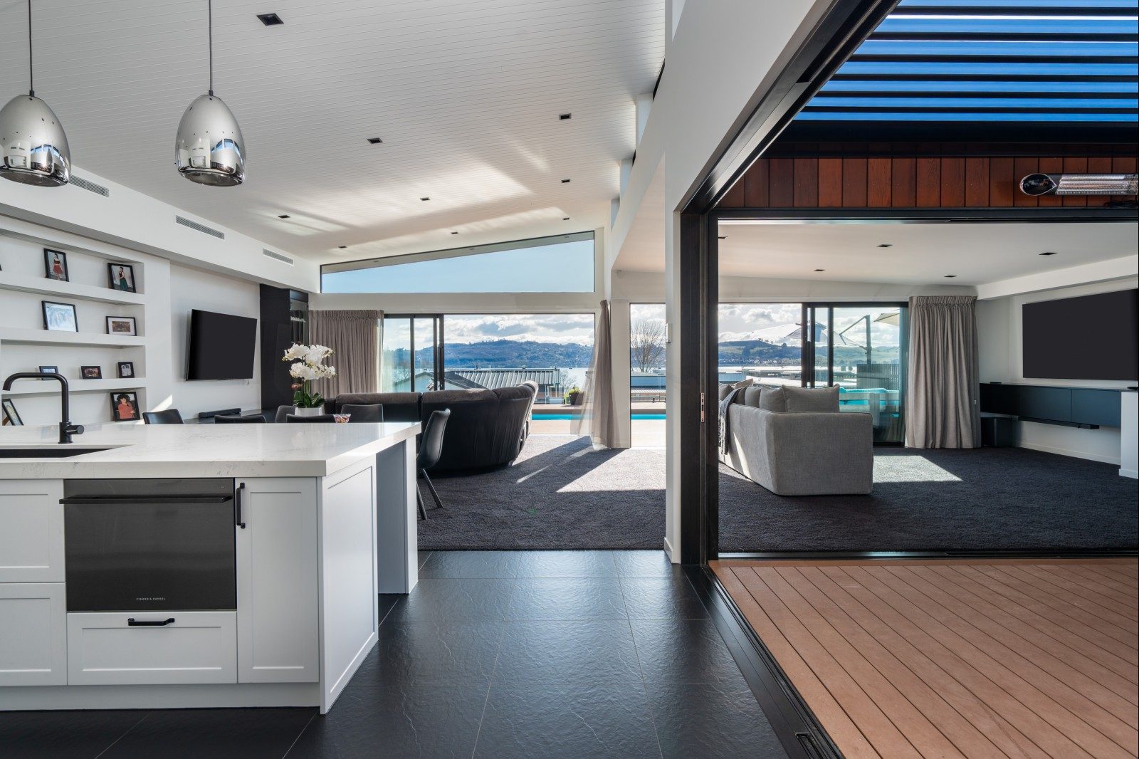 Premium lakeside home must be sold — slide 2