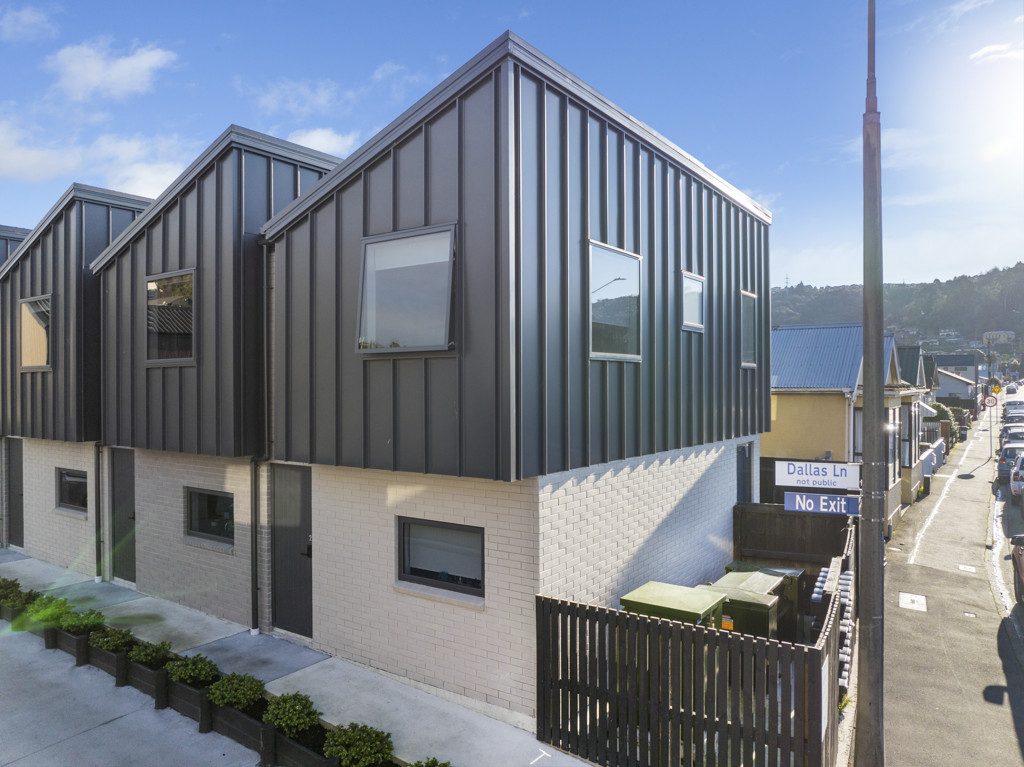 Easy Modern Living Near Forbury Corner — slide 1