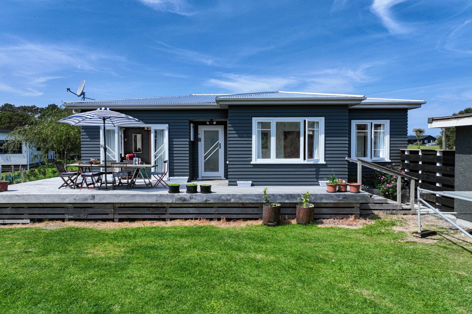 Delightful character cottage — slide 1